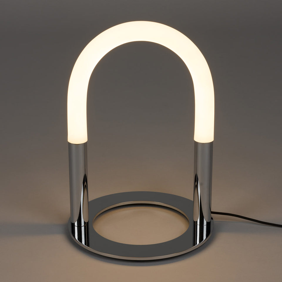 Arch - chrómová stolová lampa