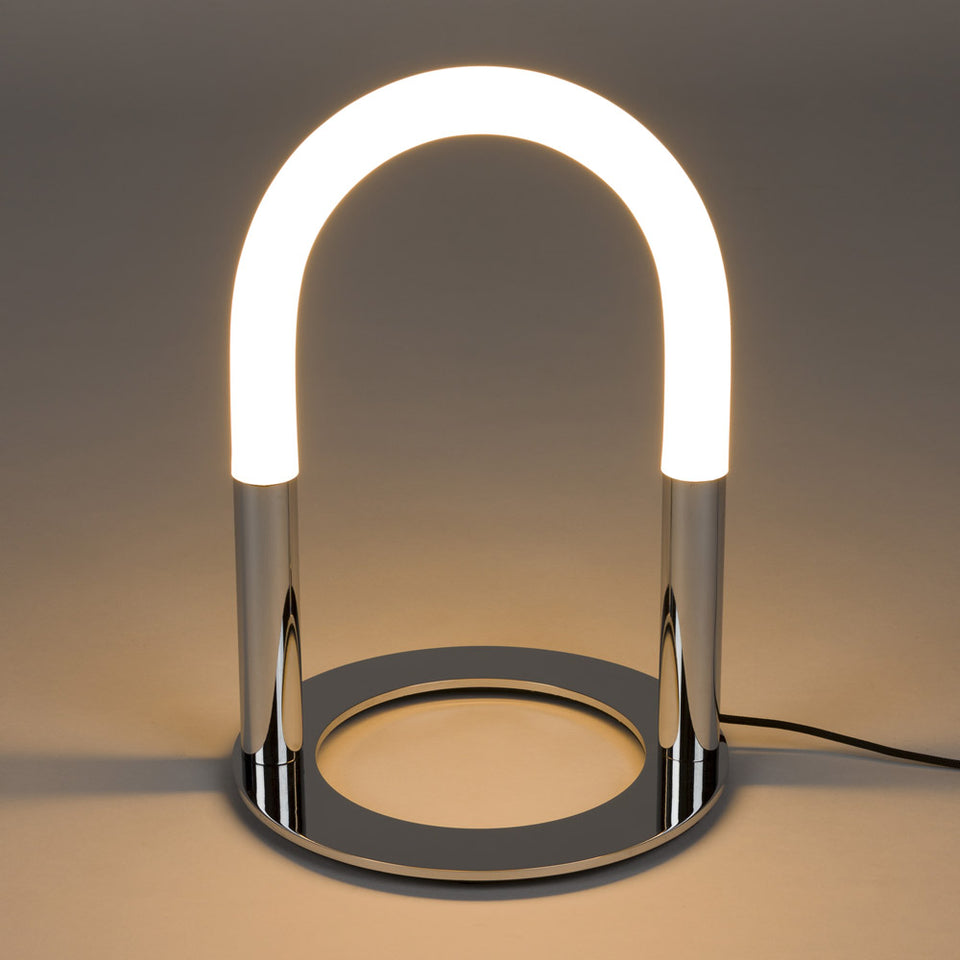 Arch - chrómová stolová lampa