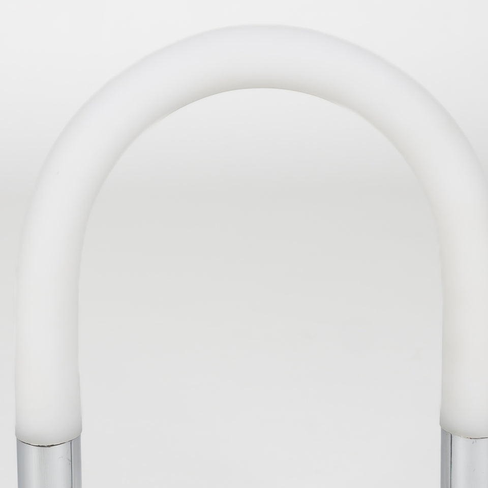 Arch - chrómová stolová lampa