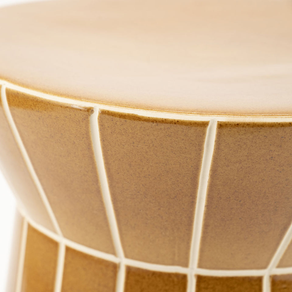 Tiletastic - príručný stolík