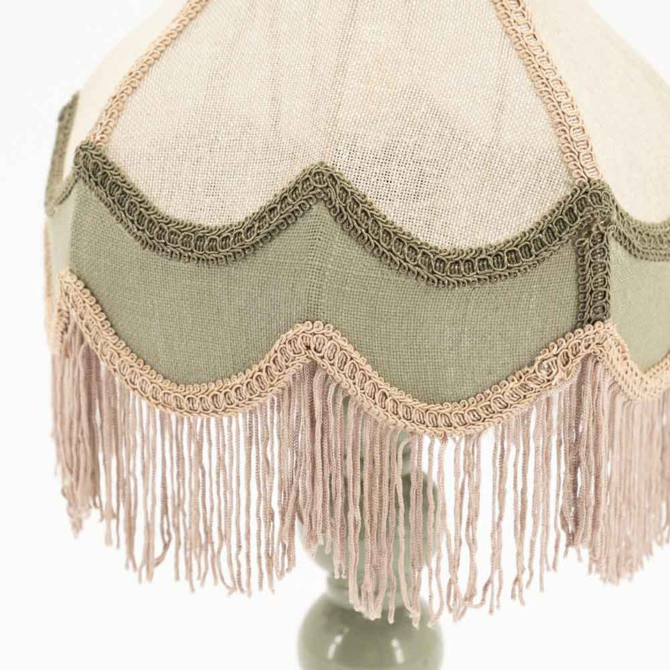 Fringaloo - stolová lampa