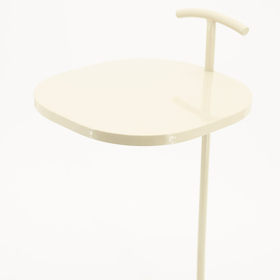 Buddy - príručný stolík