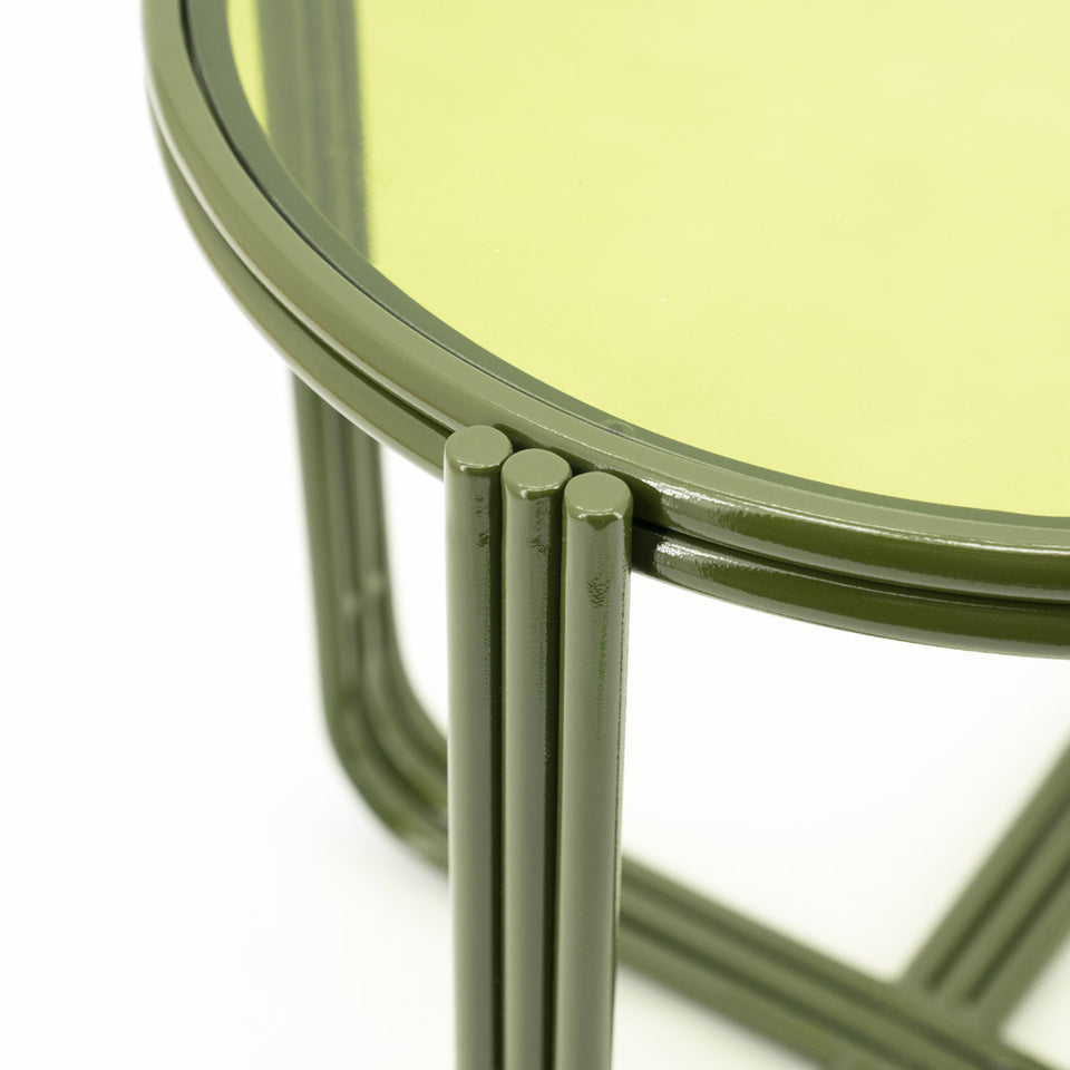 Groovy - príručný stolík