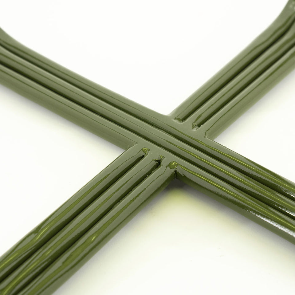 Groovy - príručný stolík