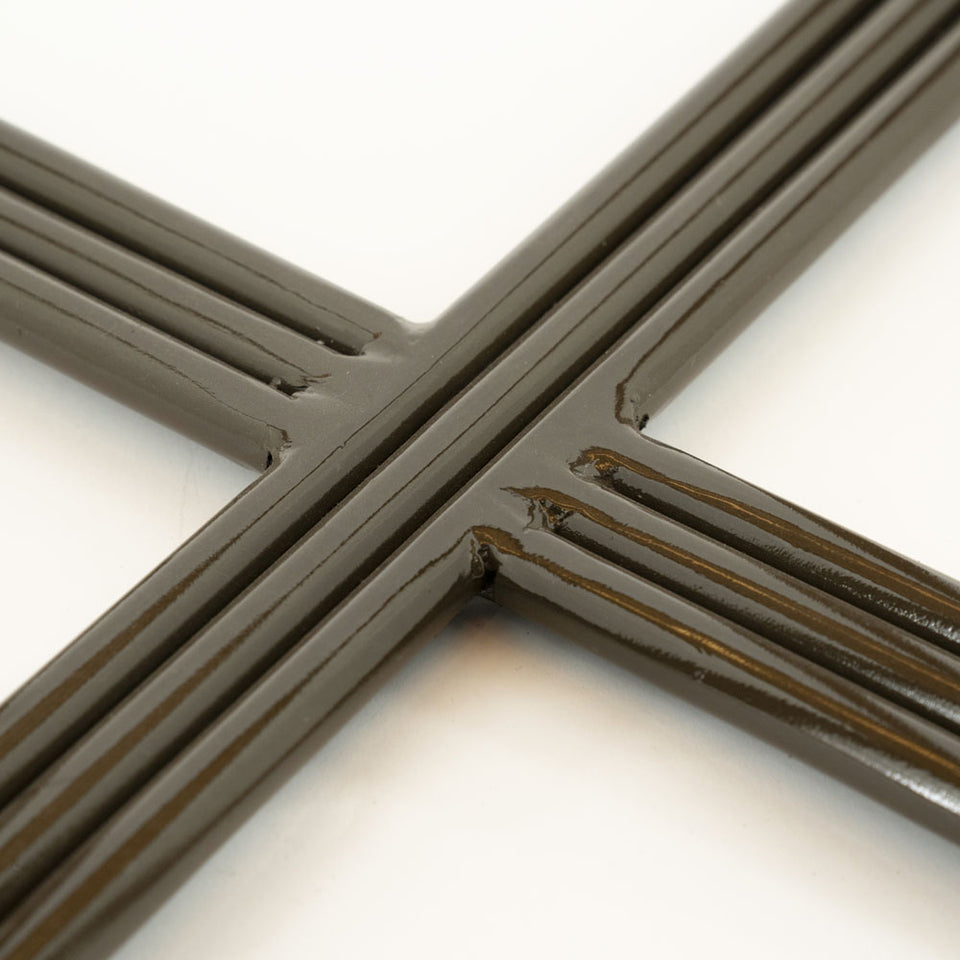 Groovy - príručný stolík