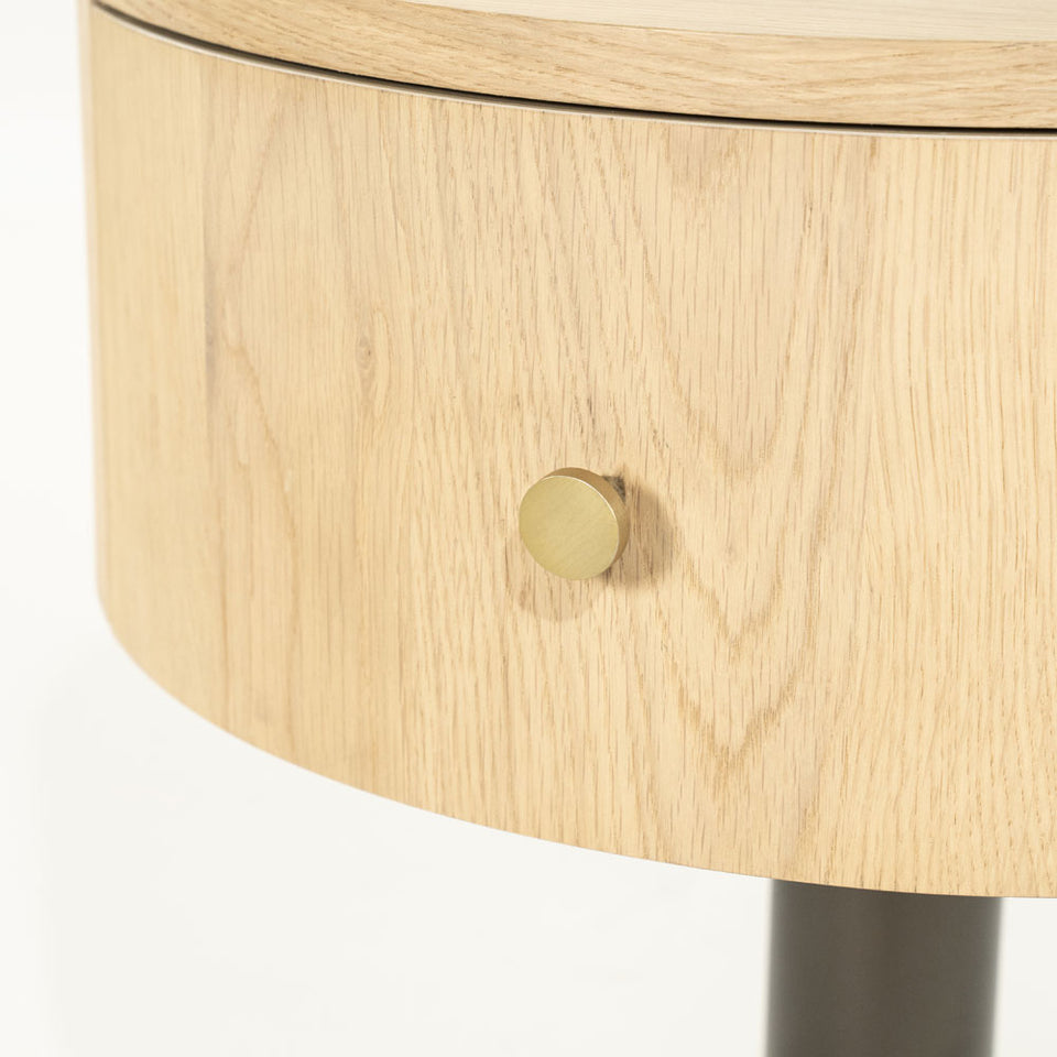 Sky - príručný stolík