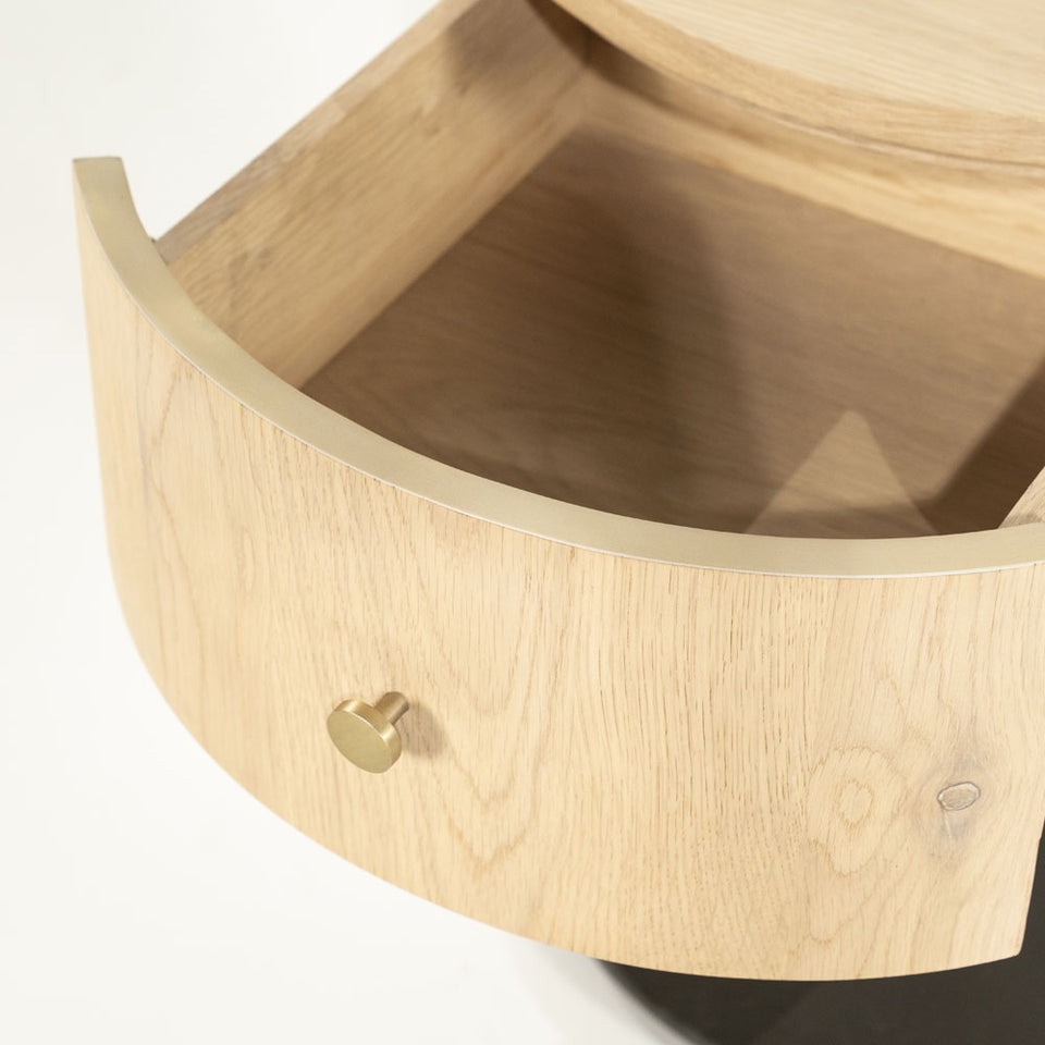 Sky - príručný stolík