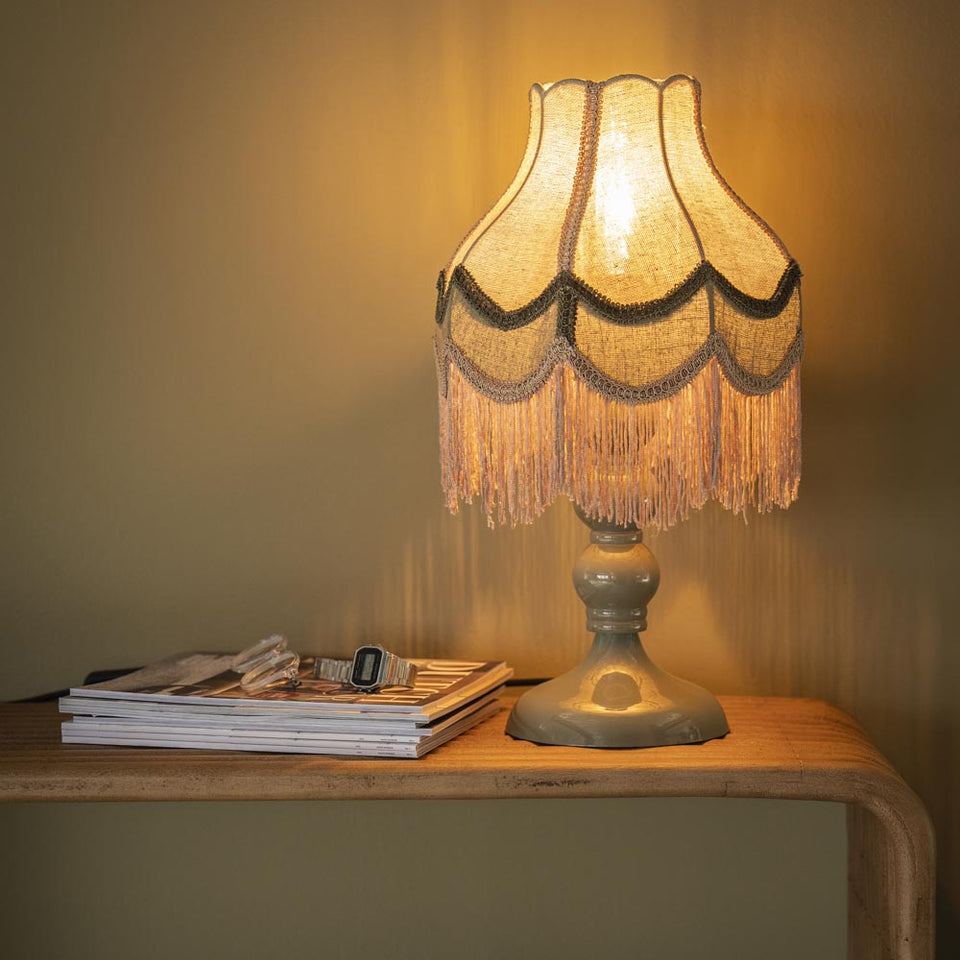 Fringaloo - stolová lampa