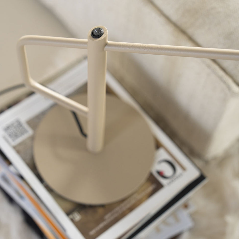 Capa - stolová lampa